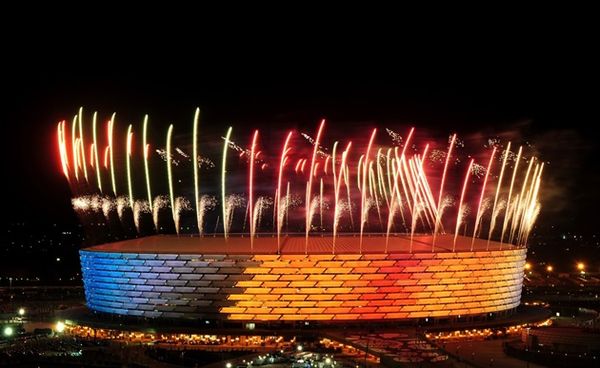 Quang cảnh vô cùng huyền ảo của sân Olympic Stadium tại Baku, nơi diễn ra trận chung kết Europa League.