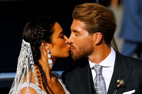 Sáng 16/6, Ramos cùng bạn gái Pilar Rubio chính thức “bên nhau trọn đời”. Hai người đã tổ chức đám cưới linh đình tại thành phố Sevilla ở Tây Ban Nha. Được biết, Ramos và bạn gái đã chung sống với nhau nhiều năm. Bộ đôi trai tài gái sắc này đã có cho nhau 3 người con là Alejandro, Sergio và Marco.