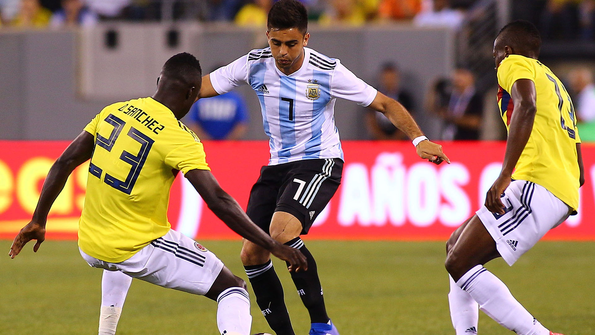 Argentina và Colombia là 2 đội bóng mạnh nhất bảng B.