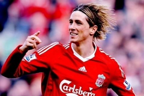 Torres thời còn khoác áo Liverpool.