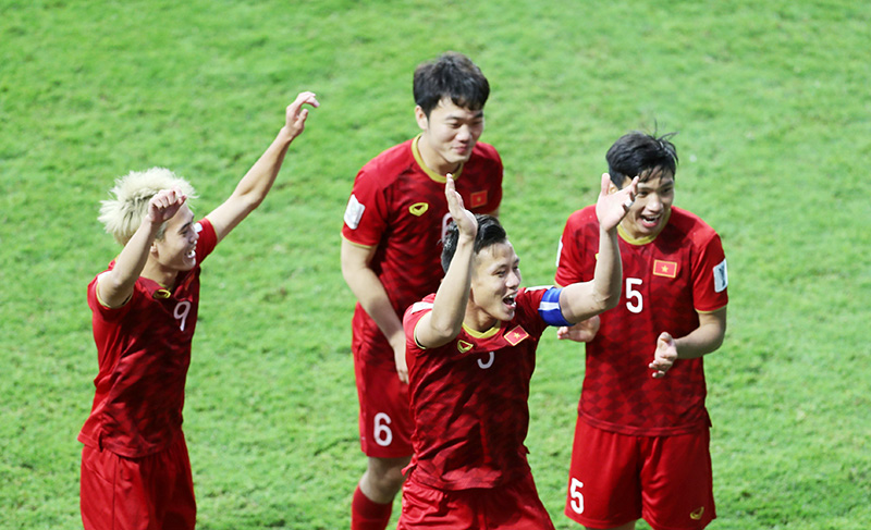ĐT Việt Nam tụt hạng FIFA vì 1 đội bóng “xa xôi”