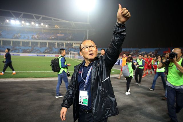HLV Park Hang-seo: “Tôi sẽ giữ gìn tình cảm của NHM và báo đáp bằng việc phát triển bóng đá Việt Nam”