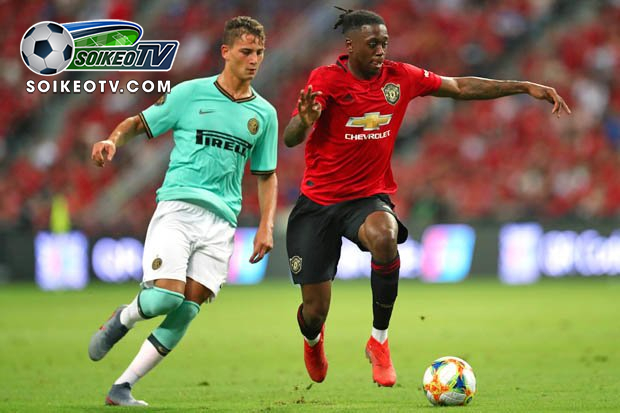 Ý kiến trái chiều việc Wan-Bissaka “xoạc” bóng quá nhiều?