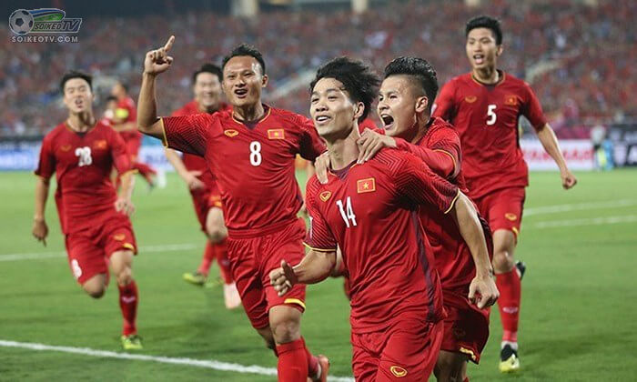 ĐTQG dùng cầu thủ nhập tịch, CĐV Trung Quốc thấy nhục với Việt Nam