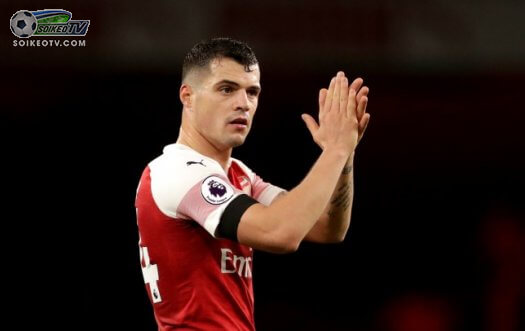 fan-trung-lap-noi-gi-ve-Guendouzi-va-Granit-Xhaka-1