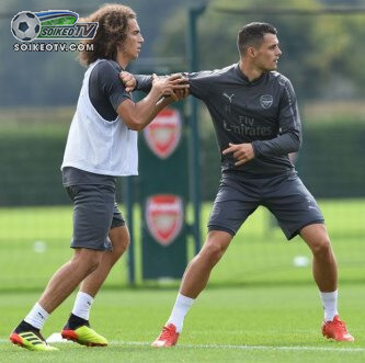 fan-trung-lap-noi-gi-ve-Guendouzi-va-Granit-Xhaka-2