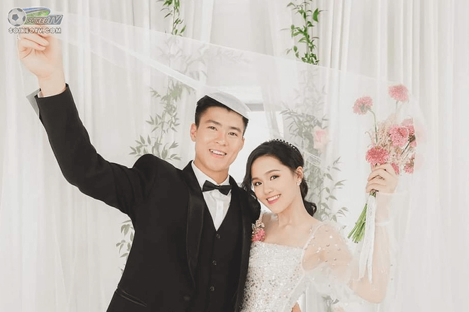 Bị nói cưới sớm, cản trở sự nghiệp của Duy Mạnh, Quỳnh Anh đáp trả đầy tinh tế!