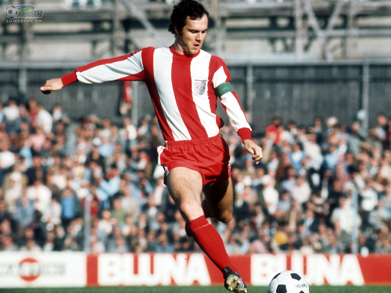 Franz Beckenbauer là huyền thoại chơi ở vị trí Libero