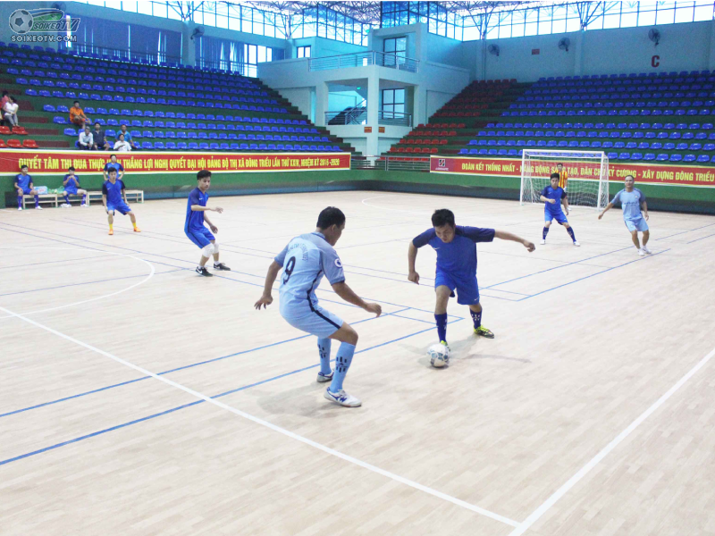 Futsal bắt đầu từ năm 1930 do vị giáo viên tên là Juan Carlos Ceriani