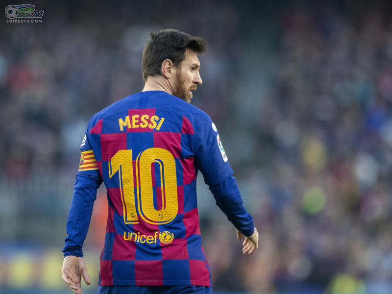 Lionel Messi là cầu thủ lương cao nhất thế giới