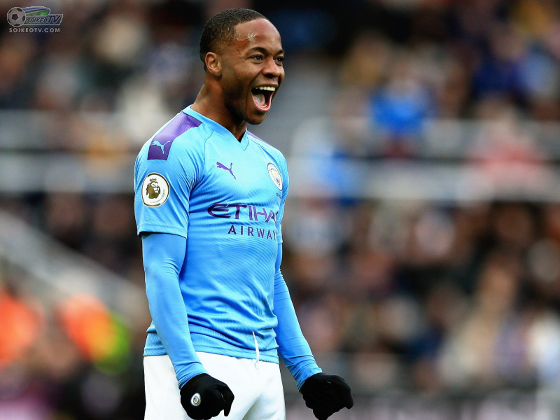 Raheem Sterling hiện đang chơi cho đội Manchester City