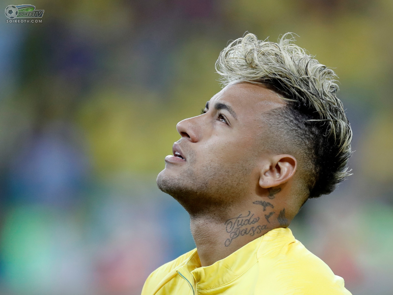 Neymar JR nổi tiếng với mái tóc mì tôm