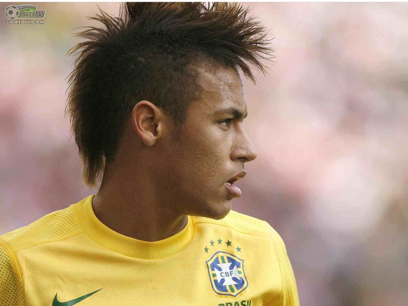 kieu-toc-mohawk-cua-neymar