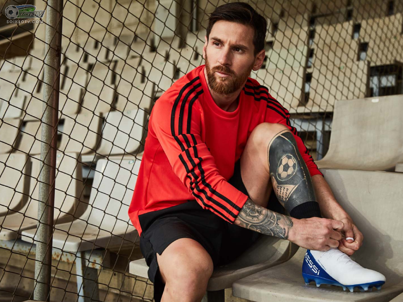 Messi-chuyen-dung-giay-hang-adidas