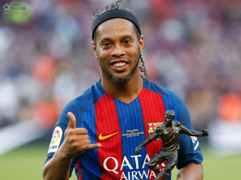 huyen-thoai-bong-da-ronaldinho