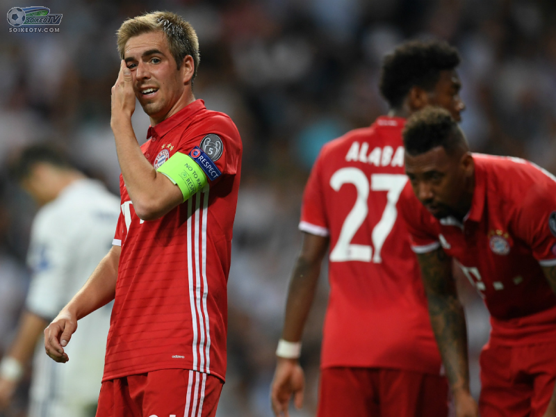 Philipp Lahm giải nghệ – Sự ra đi tiếc nuối của “Chàng lùn Munich”