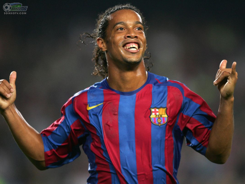 Ronaldinho-khac-ao-barca