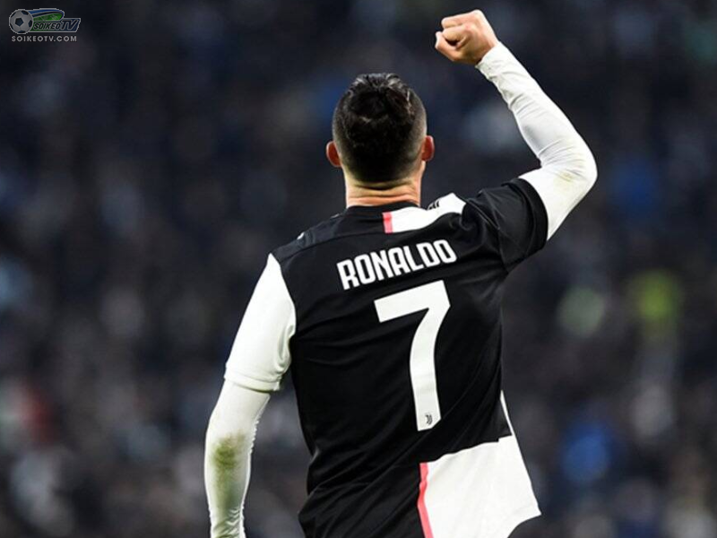 Ronaldo cao bao nhiêu? bóc mẽ chiêu trò ăn gian của chàng cầu thủ CR7
